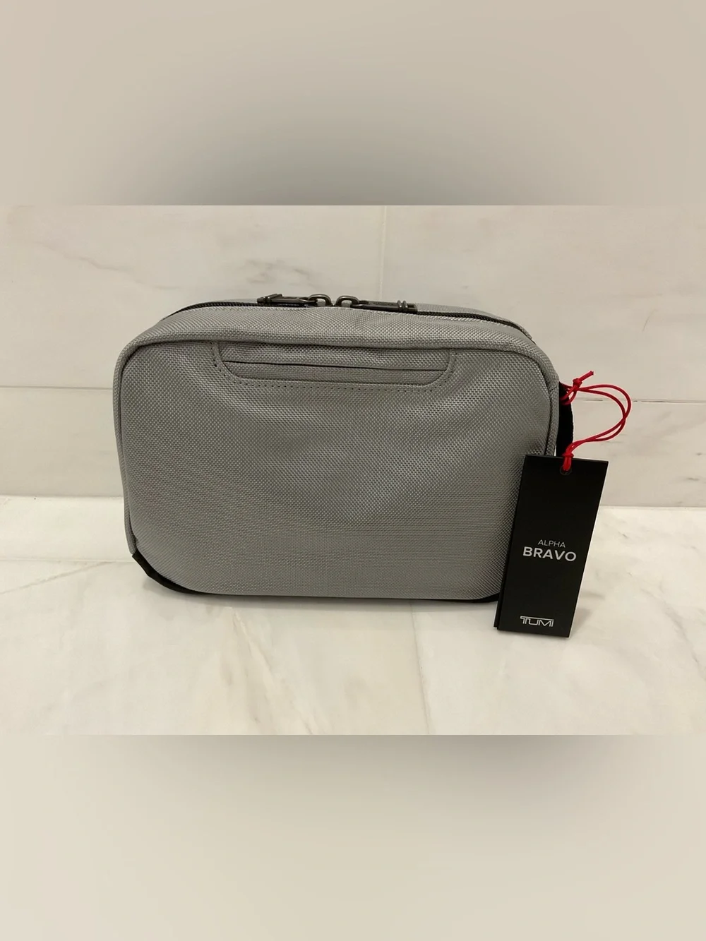 NEW Tumi ALPHA BRAVO 9.5” RESPONSE Travel Kit Dopp Toiletry Kit -PEARL GRAY MESH